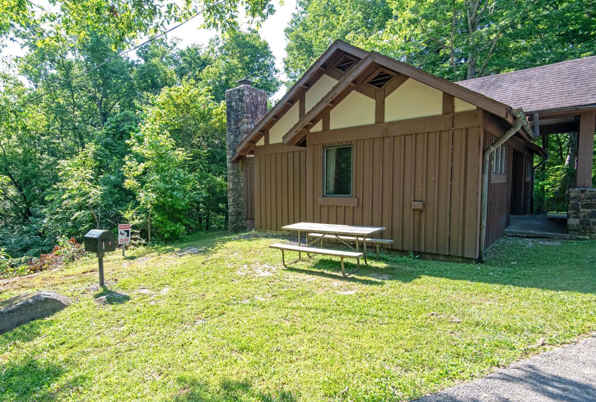 Cumberland Falls State Resort Park Honeybee Екстериор снимка