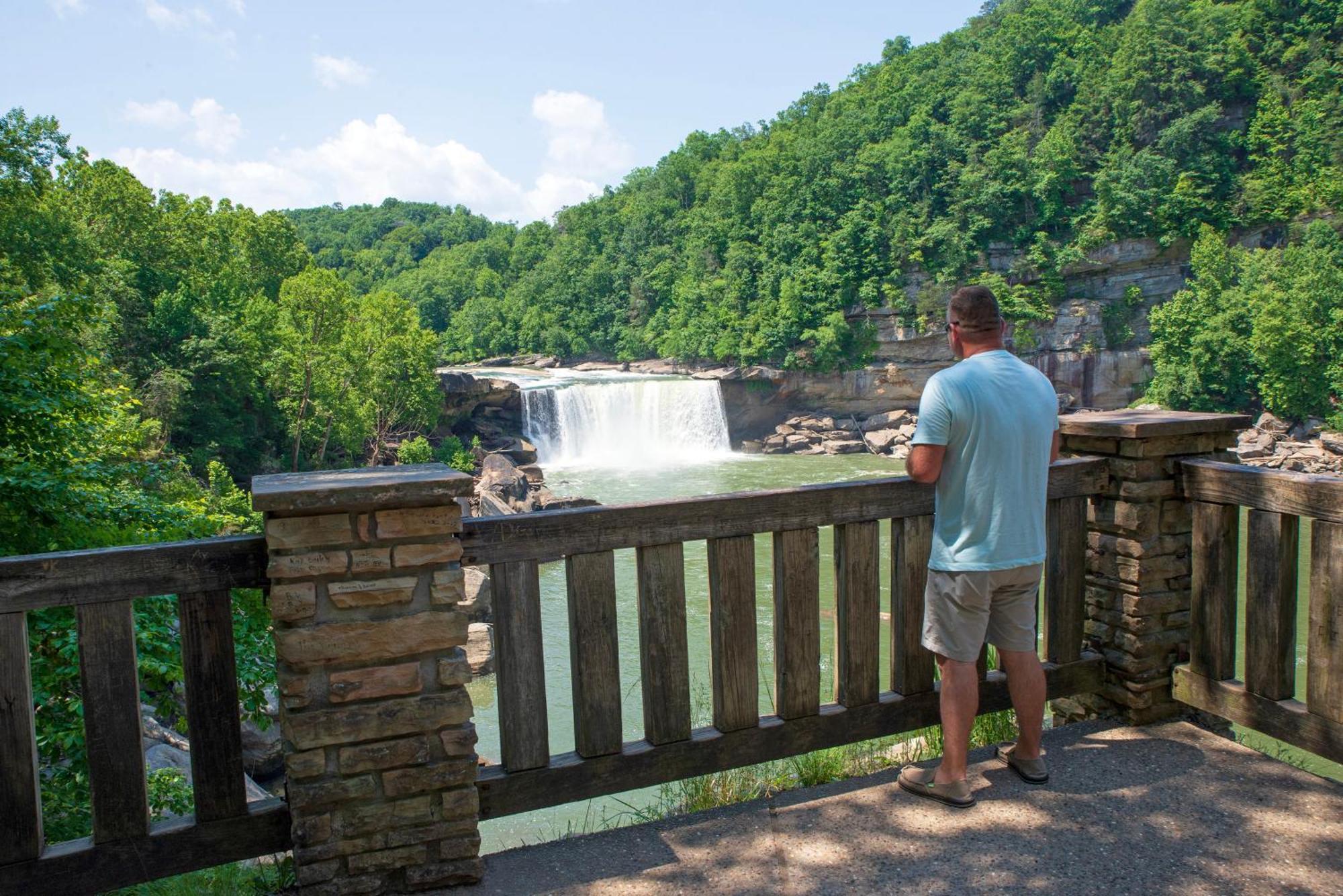 Cumberland Falls State Resort Park Honeybee Екстериор снимка