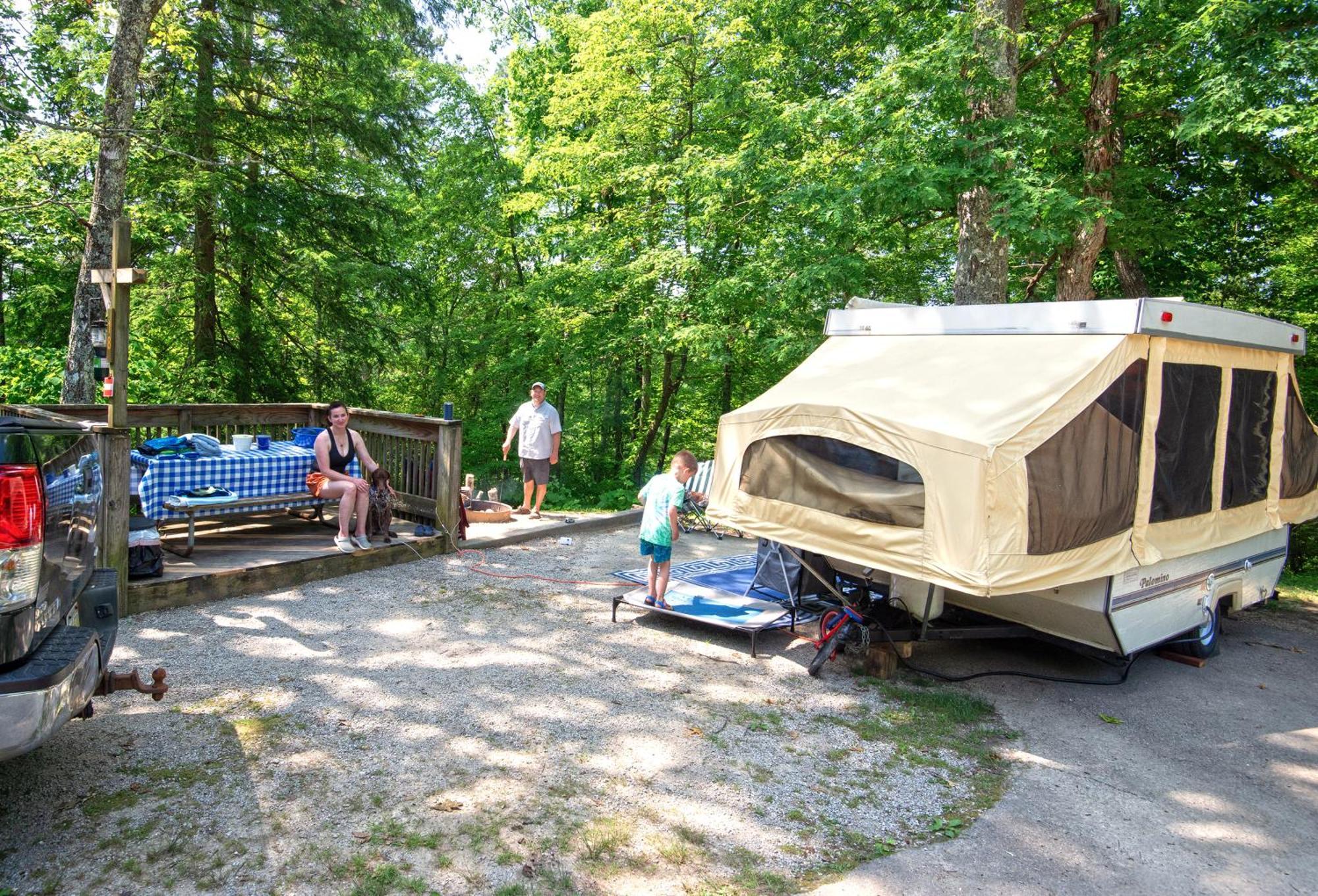 Cumberland Falls State Resort Park Honeybee Екстериор снимка