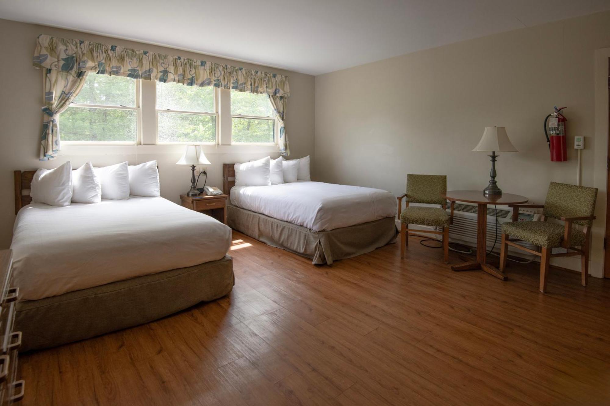 Cumberland Falls State Resort Park Honeybee Екстериор снимка